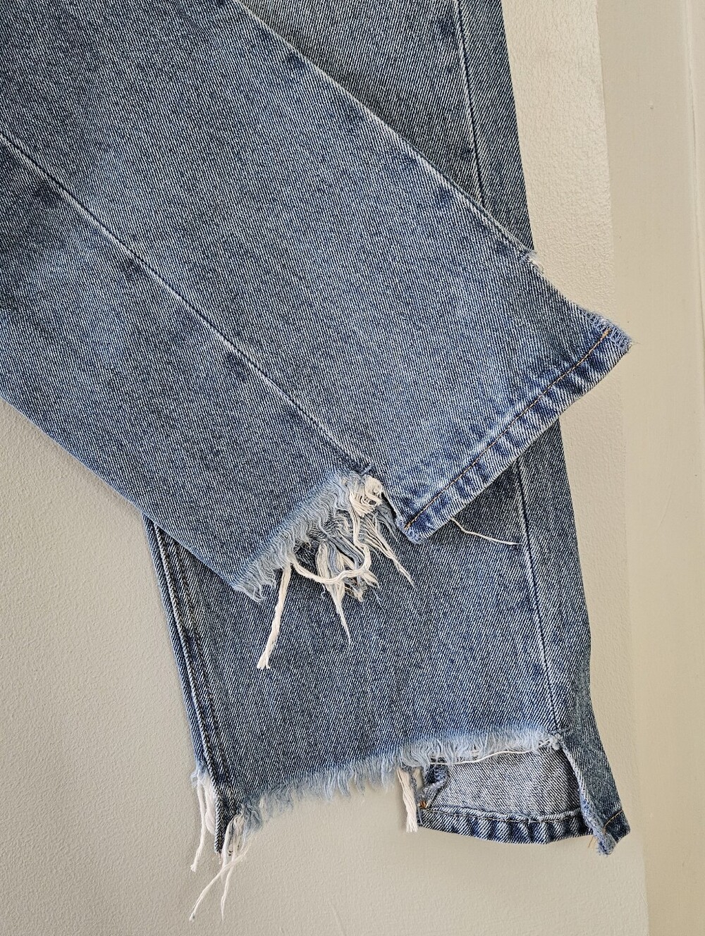 Vervet Blue | Cropped Straight-Leg Jeans - Picture 2 of 7